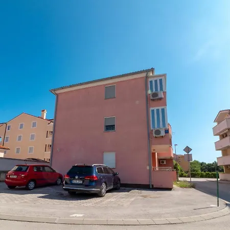 Marija Near The Beach Apartman